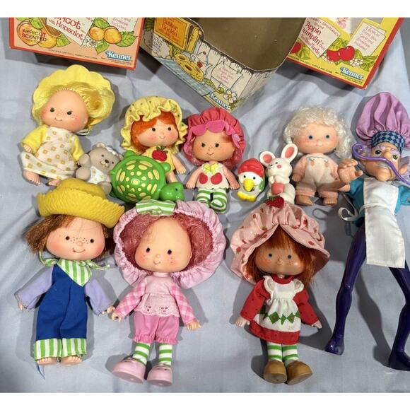 Kenner Vintage 1980’s Strawberry Shortcake Doll Lot With Clothes & Accessories - Picture 3 of 7
